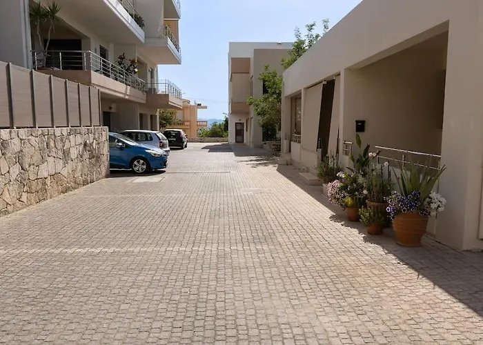 Maisonette With Exclusive Private Parking