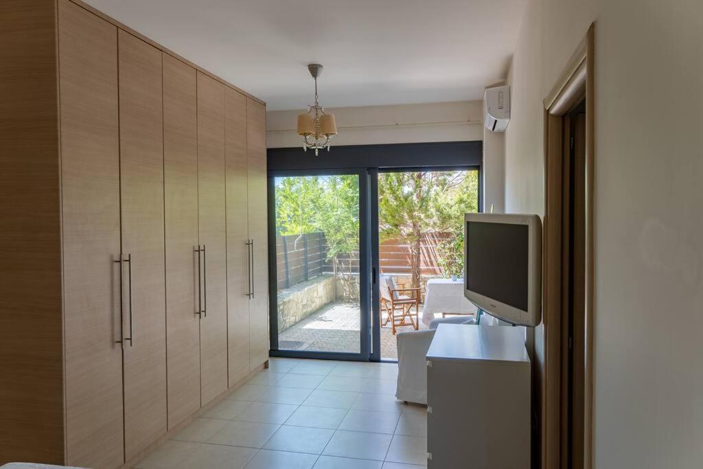 Maisonette With Exclusive Private Parking * La Canea